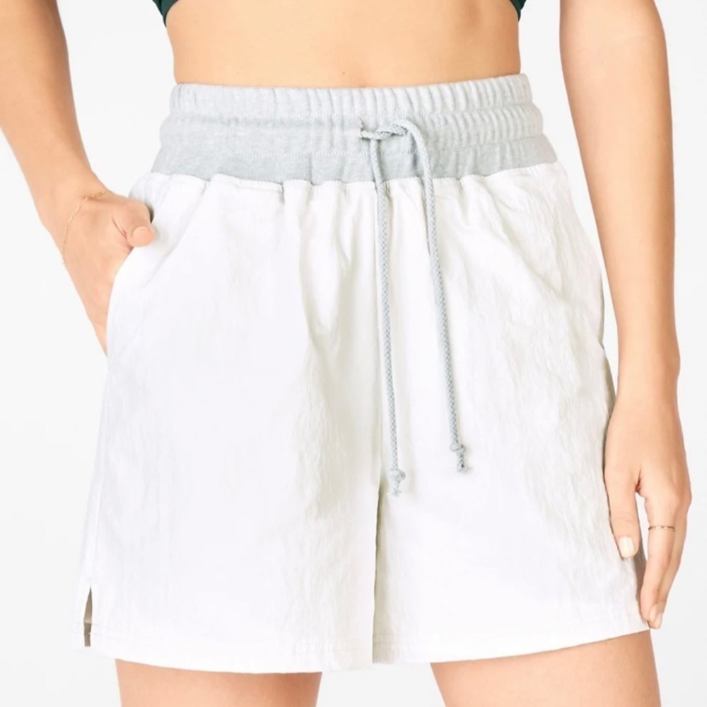 Fabletics Womens Jemma Shorts Sz Small Gray White Lined Elastic Waist Activewear
